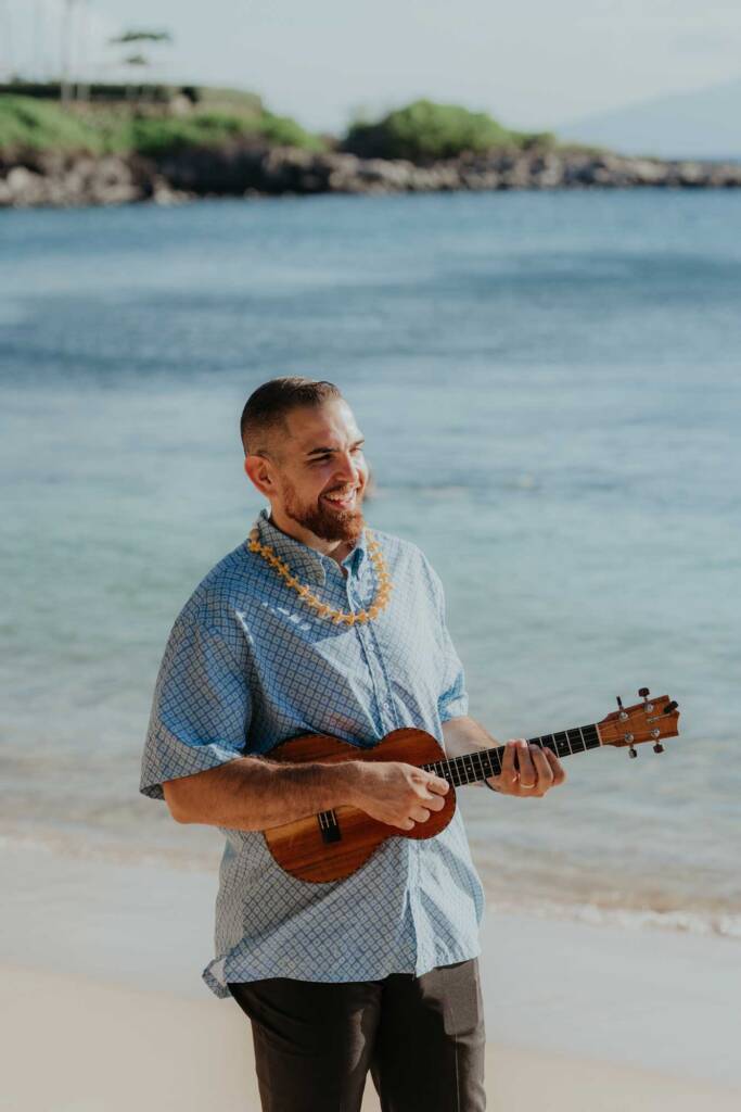 maui ukulele playing at vow renewal